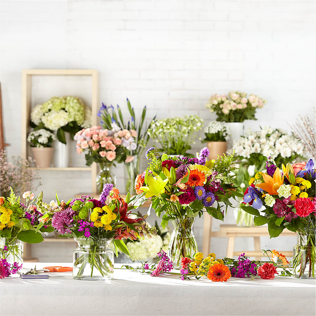 Bold & Bright – A Florist Original – Discountflowershop.com, Tontitown AR