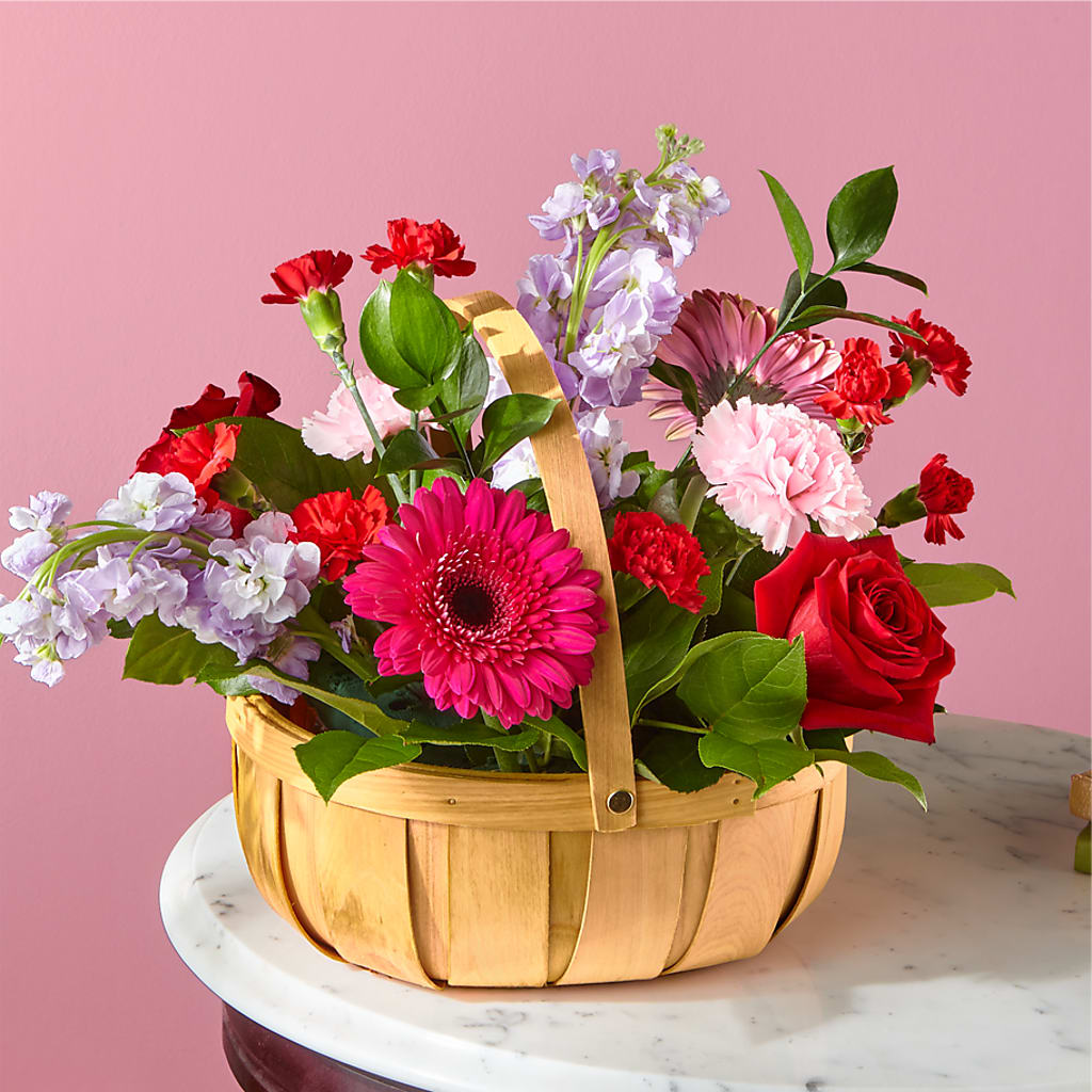 Pink Picnic Basket – Discountflowershop.com, Tontitown AR