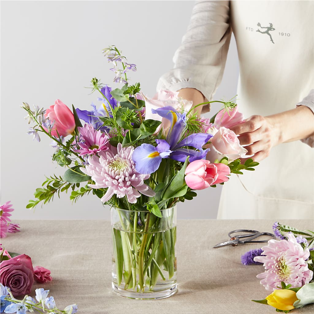 Pastel Tradition - A Florist Original –  Discountflowershop.com, Tontitown AR