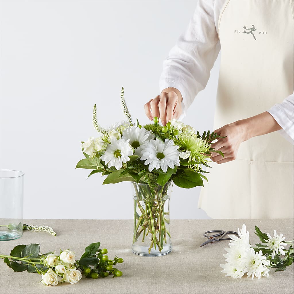 Irish Garden - A Florist Original –  Discountflowershop.com, Tontitown AR