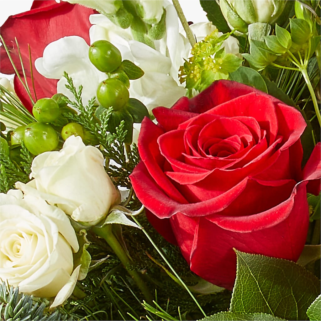 Deck the Halls Bouquet –  Discountflowershop.com, Tontitown AR