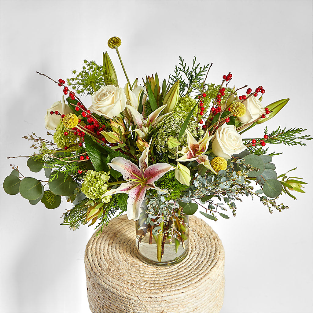 Berry & Bright Bouquet –  Discountflowershop.com, Tontitown AR